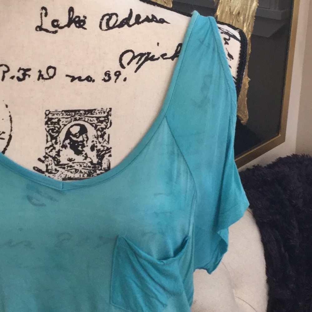 Guess Cold Shoulder Top - Picture 2 of 4